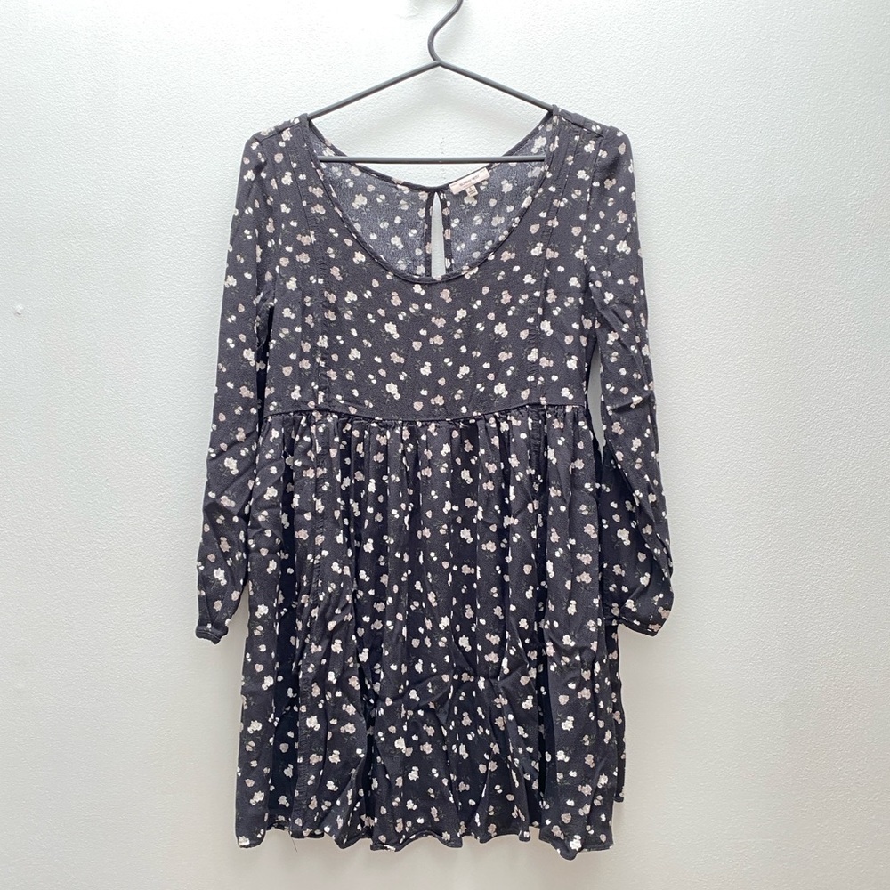 Aritzia - Sunday Best Y2K Black and White Long Sleeve Babydoll Floral Dress
